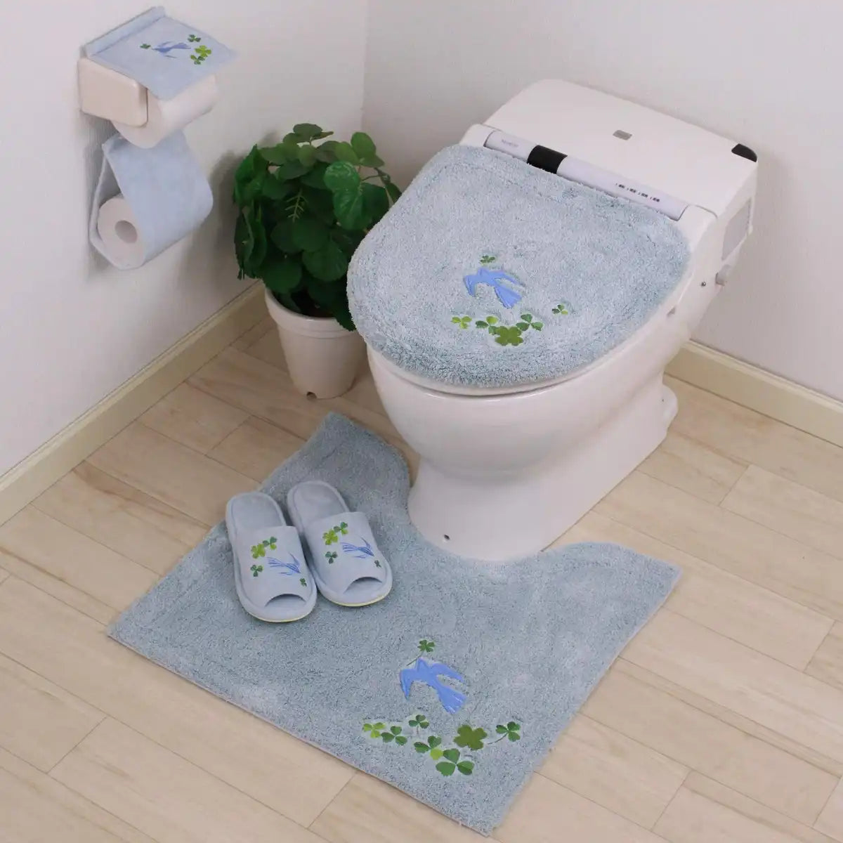Senko Japan Bird Toilet Lid Cover Washing Light Blue Lucky Motif Embroidery 13660