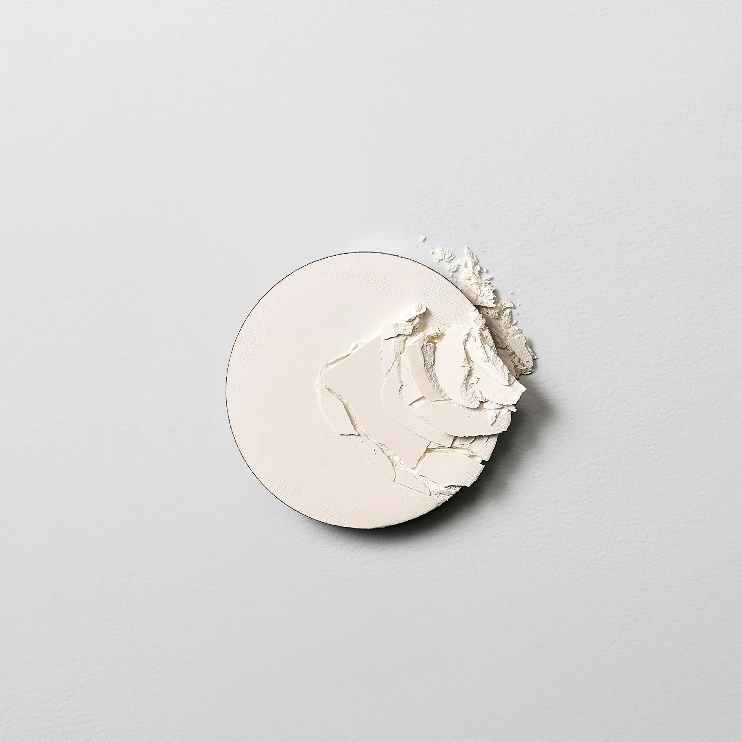 Innisfree No-Sebum Mineral Pact For A Baby-Like Smooth Skin - Facial Control Powder