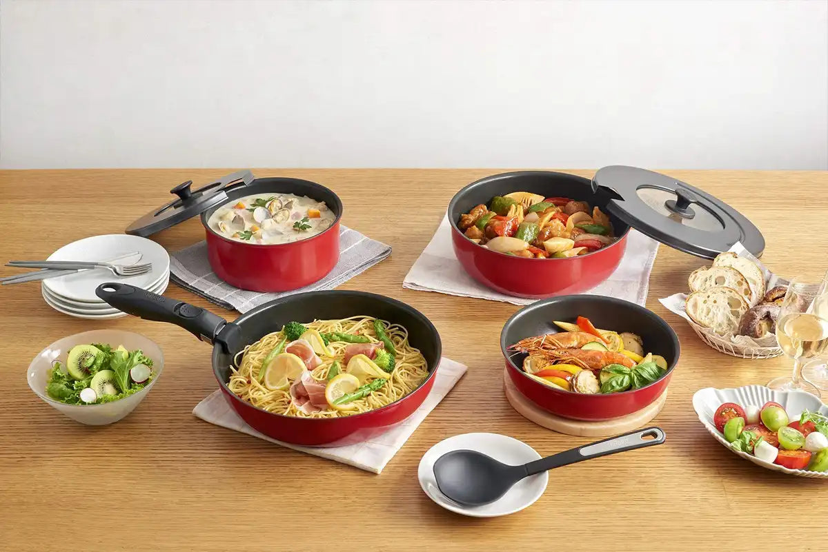 Thermos 26cm Red Frying Pan with Detachable Handle Induction Compatible