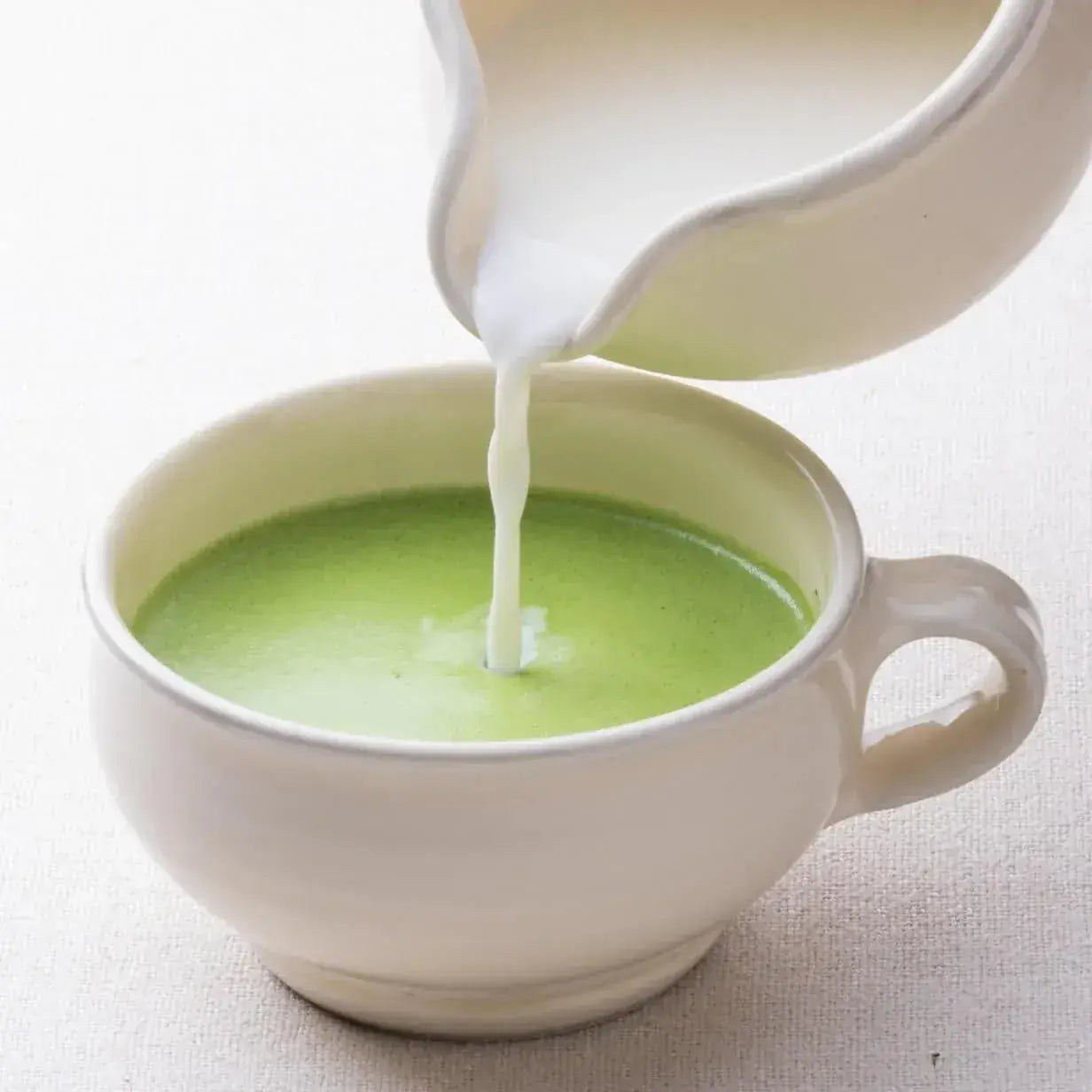 Ippodo Tea Co. Hatsukushi Matcha Green Tea Powder 40g Box