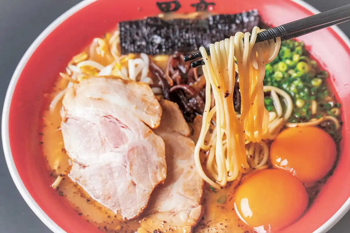 Hokkaido Ramen Kurotei Tonkotsu Ramen 4 Meal Box Charred Garlic Oil - Instant Ramen